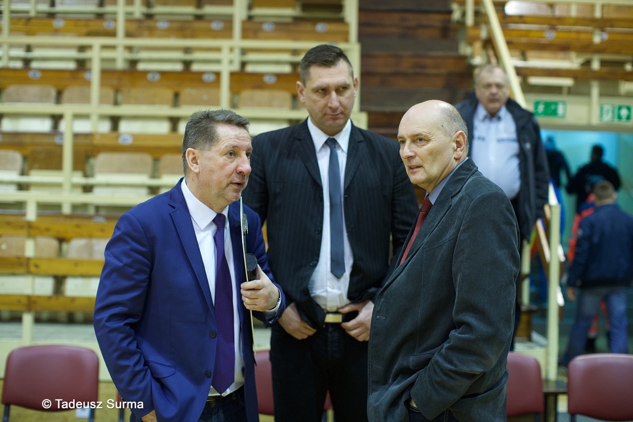 Nowe kontrakty na nowy sezon.